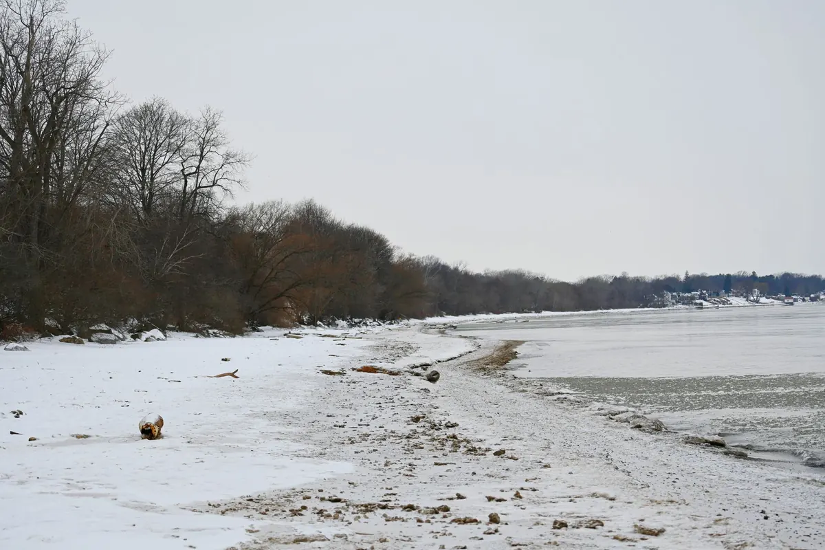 Off-Season Coastal Towns: What Stays Open in Winter